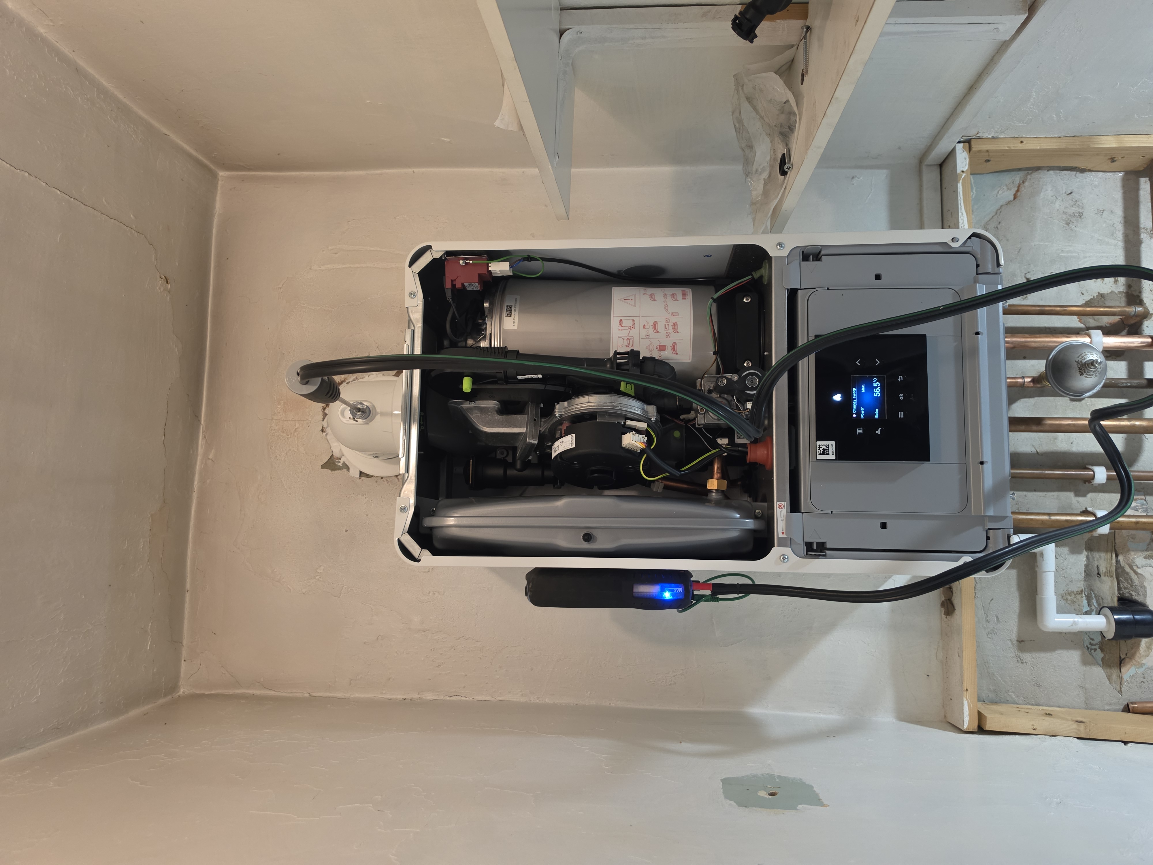 Professional boiler commissioning with flue analyser